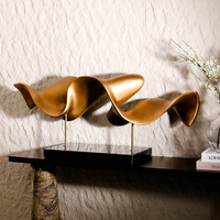 Sculpture de table en résine marbrée faite à la main style Art Déco, statue ornementale de luxe moderne de forme irrégulière pour hôtel, restaurant, maison, bureau