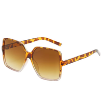 Lunettes de soleil tendance pour hommes et femmes, surdimensionnées, carrées, pour le surf, la plage, les activités de plein air, avec protection UV400, monture en PC et verres dégradés