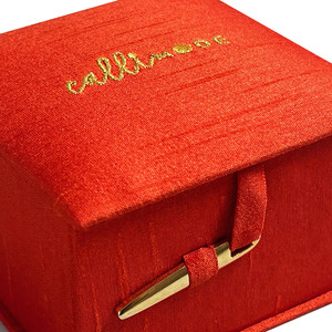 Caja de Joyería de Cartón Rígido Rojo Personalizada, Estuche de Almacenamiento de Relojes con Cinta de Terciopelo y Cierre de Hebilla - Product Image 3
