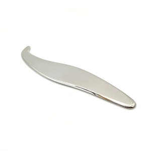 Outil de libération myofasciale en acier inoxydable avec pochette en velours <span class=keywords><strong>noir</strong></span> pour la relaxation des tissus profonds et des méridiens musculaires souples - Product Image 1