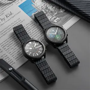 Bracelet de montre de luxe CAOWTAN pour <span class=keywords><strong>Huawei</strong></span> <span class=keywords><strong>GT2</strong></span> 3 20mm 22mm pour bracelets de montre Samsung 4 5 <span class=keywords><strong>Pro</strong></span> bracelet à motif en Fiber de carbone classique - Product Image 4