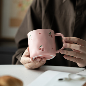 Cereja pintada à mão Caneca cerâmica com tampa para presentes de negócios Home Office Travel-Personal Water Breakfast <span class=keywords><strong>Coffee</strong></span> Tea Cup