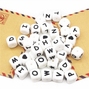 ขายดี ลูกปัดซิลิโค<span class=keywords><strong>น</strong></span>รูปทรงสี่เหลี่ยมจัตุรัสข<span class=keywords><strong>น</strong></span>าด 12 มม. ปลอด<span class=keywords><strong>ส</strong></span>าร BPA <span class=keywords><strong>ส</strong></span>ำหรับทำสร้อยข้อมือ <span class=keywords><strong>ส</strong></span>ร้อยคอ ตัวอักษรภาษาอังกฤษ<span class=keywords><strong>ส</strong></span>ีขาว - Product Image 2