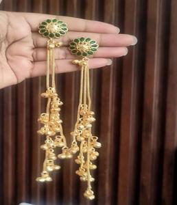 Ensemble de boucles d'oreilles longues en or traditionnel avec un nouveau design pour les mariages, les fiançailles, les soirées, accessoire de mode pour femmes - Product Image 1