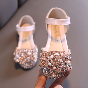 2023 <span class=keywords><strong>scarpe</strong></span> singole da ragazza di nuovo stile con fiocco di strass di perle <span class=keywords><strong>scarpe</strong></span> da ballo per bambini <span class=keywords><strong>scarpe</strong></span> da principessa per bambini - Product Image 4