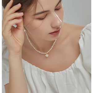 Collar Versátil de Estilo Francés de Lujo, con Patrón Geométrico Moderno, Cadena para Clavícula, Perla Barroca Natural, Collar Elegante y Duradero - Product Image 3
