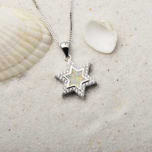 สร้อยคอจี้หกเหลี่ยมโอปอล ชุบโรเดียม สร้อยคอแบบกล่อง จี้โอปอลสีน้ำเงินและสีขาวสำหรับสวมใส่ทุกวัน - Product Image 2