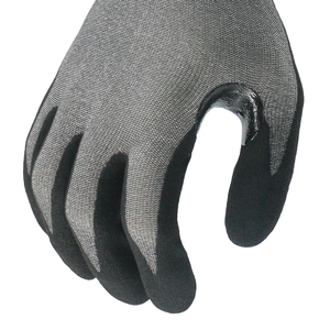 Gants de travail MaxiPact en nitrile sablé, résistants aux coupures, avec revêtement enduit, pour la protection des mains et la sécurité au travail. - Product Image 3
