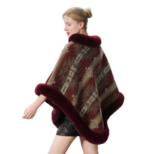 Capa de jacquard de moda para mujer con ribete de piel sintética, abrigo cálido, chal elegante para bodas y deportes de nieve - Product Image 3