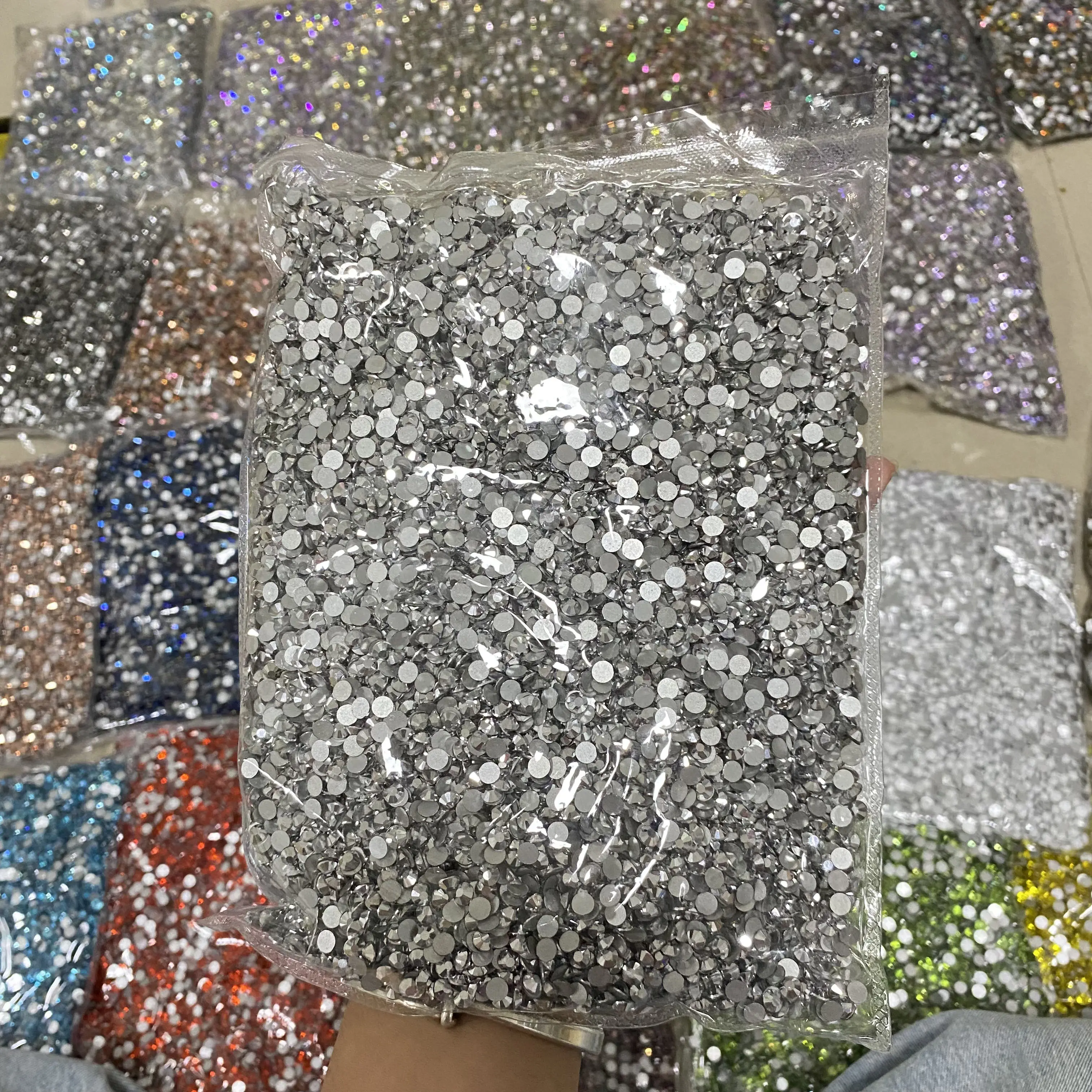 XULIN grosir pabrik SS16 SS20 kaca kristal Ab berlian imitasi pipih tanpa Hotfix untuk gaun Pernikahan Aksesori garmen