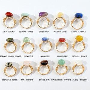 Vente en gros de pierres naturelles de guérison en cristal coloré Anneau roulant en forme de culbuteur en cristal poli réglable pour femmes Cadeaux - Product Image 3