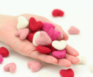 Décoration murale en feutre de laine 100% écologique, cœur rouge fait main pour la Saint-Valentin, design moderne - Product Image 5