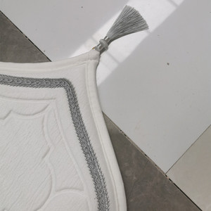 <span class=keywords><strong>Tapis</strong></span> de prière musulman de bonne qualité <span class=keywords><strong>tapis</strong></span> de prière <span class=keywords><strong>noir</strong></span> <span class=keywords><strong>et</strong></span> épais pour la <span class=keywords><strong>cuisine</strong></span> salon utilisation - Product Image 4