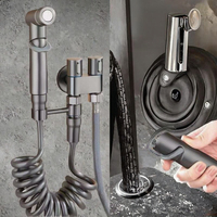 Ensemble de pulvérisateur de bidet portatif en ABS avec robinet d'angle en laiton 1 entrée 2 sorties, tuyau spiralé de 3 m, Shattaf pour toilettes OEM ODM