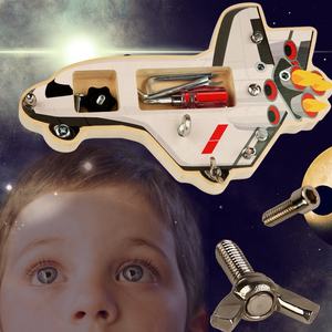 Nave espacial de madera Montessori, tablero ocupado, juguete para niños pequeños, aprendizaje temprano, quitar, instalar tornillo, tuerca, tablero de actividades para habilidades motoras finas - Product Image 3