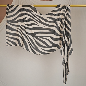 <span class=keywords><strong>Hijab</strong></span> Stampati Personalizzati in Modal 40s di Alta Qualità 2026, <span class=keywords><strong>Hijab</strong></span> Stampati Tie-Dye, <span class=keywords><strong>Hijab</strong></span> alla <span class=keywords><strong>Moda</strong></span> per Donne - Product Image 3