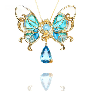 Colgante de mariposa neogótico de la serie Otherworld, de silicona y plata 925, con forma de corazón, chapado e incrustado con ónix, joyería vintage con ventana de esmalte - Product Image 1