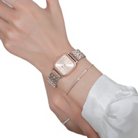 Jam Tangan Wanita Elegan Niche Sederhana Serbaguna dengan Tali Baja Quartz Chronograph Bentuk Kotak Kecil + Set Gelang Pribadi