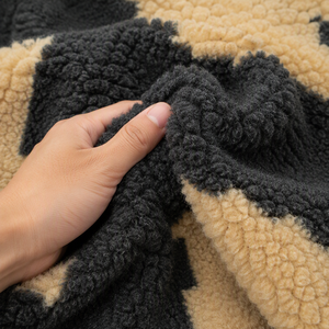 Tissu en <span class=keywords><strong>molleton</strong></span> d'alpaga 100% polyester, tricoté en trame, 360 GSM, doux, chaud, anti-boulochage, pour vêtements de garçons et de filles - Product Image 5