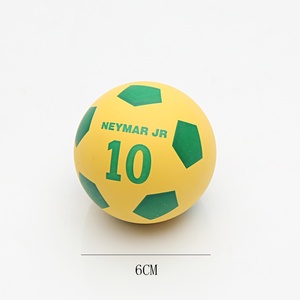 Mini ballon rebondissant de football 2026 avec les stars <span class=keywords><strong>Messi</strong></span>, Ronaldo, <span class=keywords><strong>Neymar</strong></span>, Lewandowski pour le tournoi de football des États-Unis, du Canada et du Mexique – Cadeau pour les fans - Product Image 3