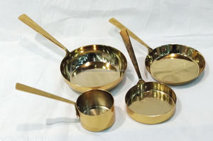 Ensemble de 8 tasses à mesurer en métal plaqué or avec poignée en laiton Offre Spéciale outils de cuisine en acier inoxydable à faible coût - Product Image 4
