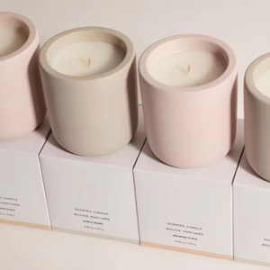 Bougie artisanale de luxe en cire de soja parfumée, avec pot en céramique nordique unique, marque privée, huile essentielle biologique - Product Image 1