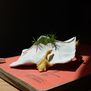 ED11945A Cute Resin Crafts Desktop Decorative Gift Object Resin Ducks with Envelope Statue <strong>Tiny</strong> Flower Pot Bonsai <strong>Figurine</strong> - Product Image 1