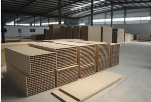 BOGDA — Machine pour fabrication de portes en PVC, WPC, bois et plastique Composite