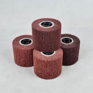 Roue à lamelles <span class=keywords><strong>de</strong></span> cylindre Non tissé entrelacé <span class=keywords><strong>de</strong></span> haute qualité 120x100x19mm pour le décapage <span class=keywords><strong>de</strong></span> peinture <span class=keywords><strong>de</strong></span> polissage d'acier inoxydable OEM/ODM - Product Image 1