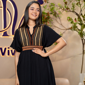 Vestido Tipo Bata de Gasa Texturizada Elegante de Calidad Excepcional, Ropa al por Mayor para Boutiques - Product Image 5