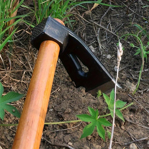 Azada Multifuncional Forjada a Mano para Exteriores - Herramienta para Cavar y Desherbar en Jardinería Floral - Product Image 4