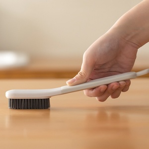 Brosse de nettoyage de chaussures en silicone pratique, gadget d'entretien des chaussures à domicile avec des fonctions de nettoyage spéciales, douce pour les chaussures, en poils de porc - Product Image 3