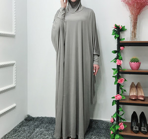 De moda de mangas de murciélago posando en color sólido para las mujeres musulmanas con capucha abaya vestido - Product Image 3