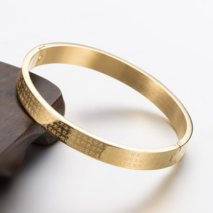 Joyería Personalizada para Mujer al por Mayor, Brazalete Abierto con Cruz <span class=keywords><strong>de</strong></span> <span class=keywords><strong>la</strong></span> <span class=keywords><strong>Biblia</strong></span> en Acero Inoxidable con Baño <span class=keywords><strong>de</strong></span> Oro <span class=keywords><strong>de</strong></span> 18K - Product Image 4