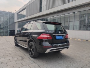 <span class=keywords><strong>Mercedes</strong></span>-Benz <span class=keywords><strong>ML</strong></span> 320 <span class=keywords><strong>2015</strong></span> <span class=keywords><strong>4MATIC</strong></span> SUV d'occasion, 3.0T V6 272 ch Biturbo AWD, grand luxe, bien entretenu, prêt à être expédié - Product Image 5