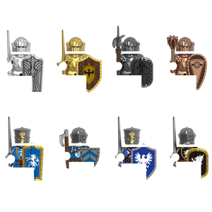 Figurine <span class=keywords><strong>de</strong></span> <span class=keywords><strong>chevalier</strong></span> gothique du château médiéval avec arme, bouclier d'aigle noir, casque, blocs <span class=keywords><strong>de</strong></span> construction à assembler, figurines, jouets - Product Image 1