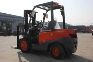 Carretilla elevadora de GLP de gasolina eléctrica diésel de 1,5 toneladas y 3m a la venta en Aleria - Product Image 6