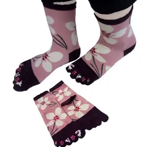 Bayan beş parmak japon kiraz çiçekleri Sakura Yoga Pilates ayak çorap