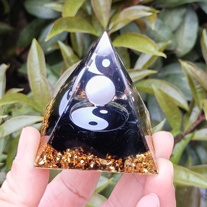 <b>Crystal</b> <b>Chip</b> Pyramid Resin Epoxy Craft Desktop Ornament Black And White Tai Chi Pattern Home Decoration Artistic Gift - Product Image 2