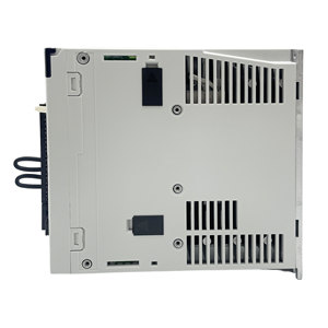 Nuevo y Original SGDXS-5R5A40A8002 - Servoaccionamiento Trifásico Serie X de 750W MECHATROLINK-III para Control de Movimiento de Precisión - Product Image 3