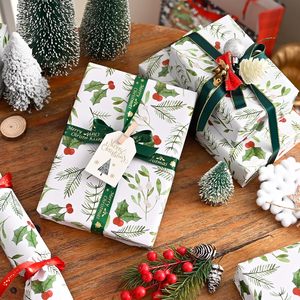 Rollo de Papel de Regalo Navideño Holly, 17 Pulgadas x 33 Pies, Hojas de Acuarela, Bayas Rojas, Ecológico, para Manualidades y Regalos - Product Image 2