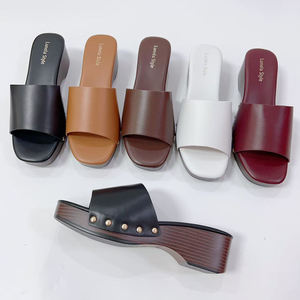 Y 37-42 Nuove Ciabatte Estive da Donna <span class=keywords><strong>con</strong></span> Tacco Grosso e Plateau Borchiato, Alla Moda per Uso Esterno, Domestico e in Spiaggia - Product Image 6