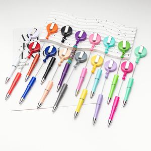 Porte-clés perlé DIY en plastique à tirer facilement, avec porte-badge télescopique pour infirmières et stylo bille sportif pour infirmières - Product Image 1