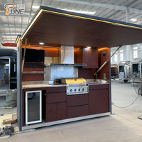 Vente flash : Cadre de cuisine extérieure moderne en acier de luxe avec des caractéristiques durables, comprend un évier, un barbecue, un four à pizza, un robinet, un dosseret