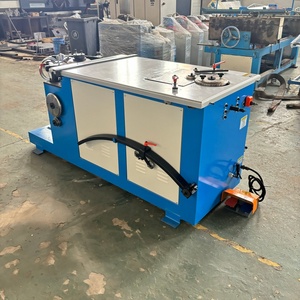 Machine électrique de bonne qualité pour la fabrication d'accoudoirs de conduits, machine à former les accoudoirs de conduits en spirale, machine à accoudoirs pour la fabrication de conduits - Product Image 3