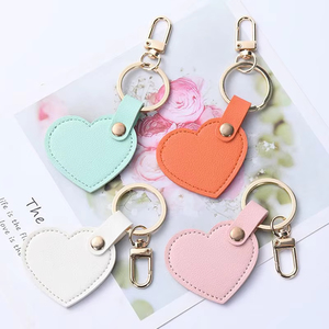 Llavero de Cuero PU Personalizado para Mujer, con Forma de Corazón, para Colgar en el Bolso - Product Image 2