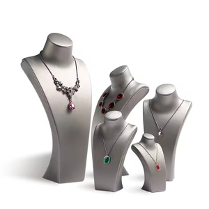 Présentoir à bijoux personnalisé en forme de buste, ensemble d'accessoires de luxe pour colliers, idéal pour les magasins de bijoux - Product Image 1