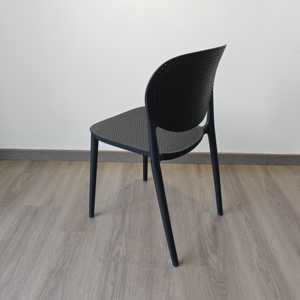 Chaises de jardin empilables de chaise latérale de salle à manger en plastique PP fabriquées en Chine de haute qualité - Product Image 5