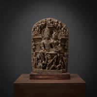 Sculpture de temple indien représentant le dieu Shiva bénissant Ravana