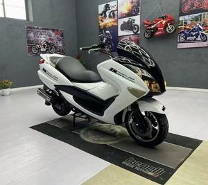 Scooter de Lujo <span class=keywords><strong>250</strong></span>, 200-400CC, Diseño Majestuoso, Fácil Manejo para Viajes Diarios y de Ocio, Motocicleta a Gasolina - Product Image 1